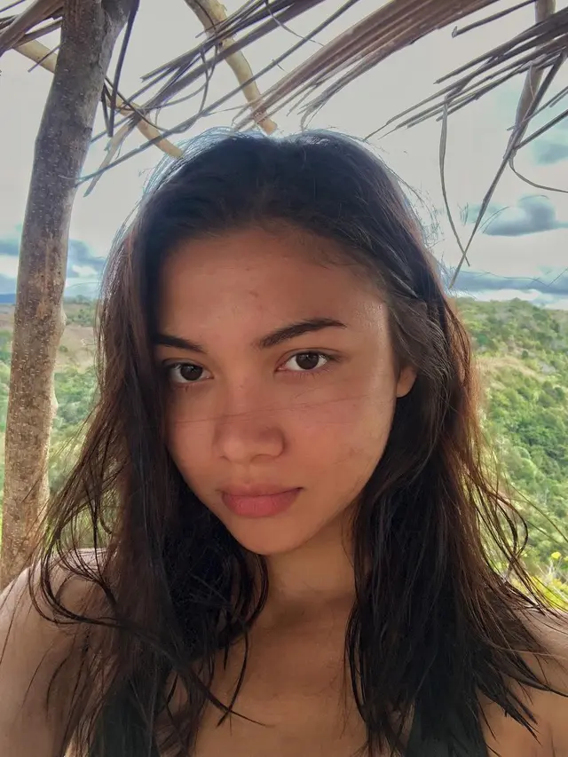 Unggah Foto Berjerawat, Ini 6 Potret Angela Gilsha Tanpa Makeup