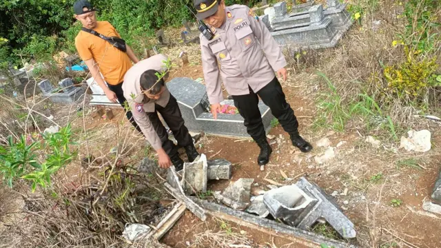 Puluhan makam di Malang dirusak orang tak dikenal