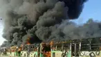 Bus-bus yang sedang dalam perjalanan ke al-Foua dan Kefraya diserang dan dibakar oleh kelompok pemberontak di dekat Idlib, Suriah, Minggu (18/12). Bus itu sedianya untuk mengevakuasi warga yang sakit dan terluka di Aleppo timur. (SANA/Handout via REUTERS)