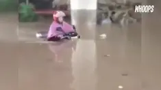 Sejumlah netizen mengaku salut atas keberanian sang ibu.