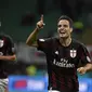 Pemilik baru AC Milan Sino-Europe Sports (SES) menjamin masa depan gelandang Giacomo Bonaventura. AFP PHOTO / OLIVIER MORIN 