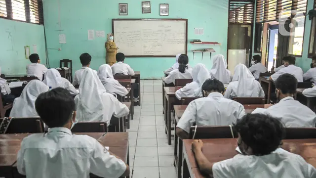 Hari Pertama PTM 100 Persen di Depok
