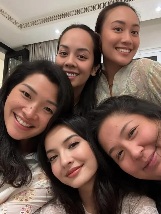 Rayakan Ultah ke-40 di Malaysia, Ini 7 Momen Haru Raline Shah Bernuansa Buka Puasa