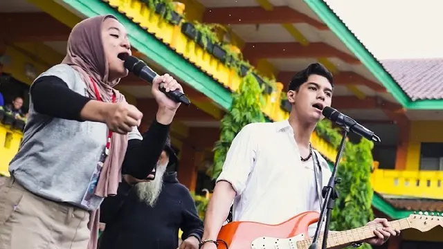 The Lucky Laki manggng di pensi (Instagram/alghazali7)