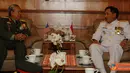 Citizen6, Jakarta: Panglima TNI  Marsma TNI Prayitno, menerima CC PAT Malaysia, YBhg Jeneral Tan Sri Dato’ Sri Zulkifeli bin Mohd Zin, di ruang tamu Panglima TNI, Merdeka Barat Jakarta, Selasa (17/7). (Pengirim: Badarudin Bakri).