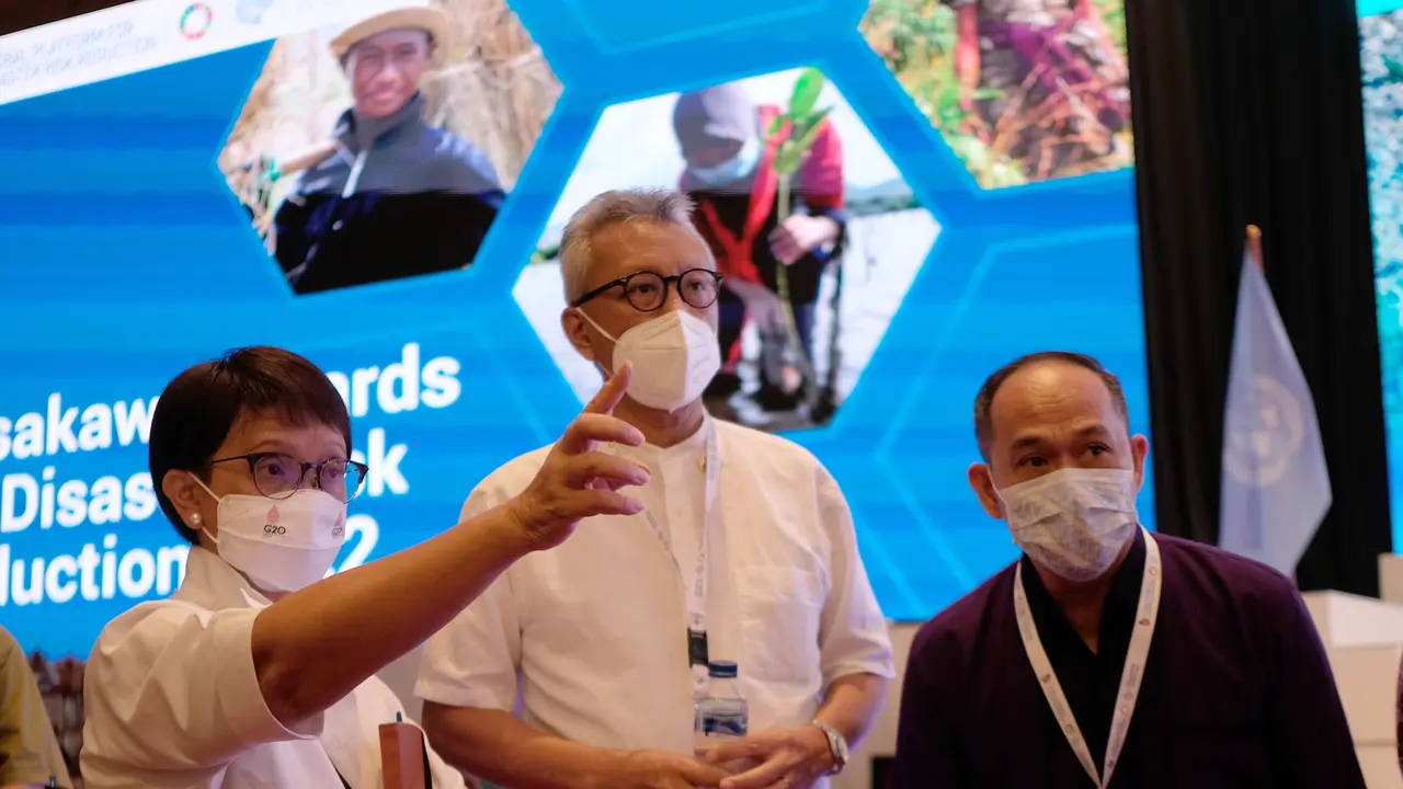 Menlu RI Retno Marsudi (kiri) pada pembukaan Global Platform for Disaster Risk Reduction (GPDRR) ke-7 di Bali.
