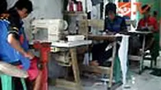 Rencana pemerintah menaikkan tarif dasar listrik atau TDL kembali ditolak. Para pengusaha memprediksi akan terjadi penurunan produksi dan pemutusan hubungan kerja karyawan jika rencana tersebut benar dilakukan. 