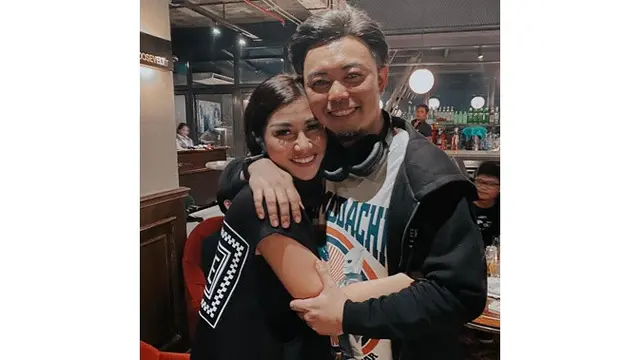 7 Potret Mesra Nisya Ahmad dan Suami yang Jarang Terekspos