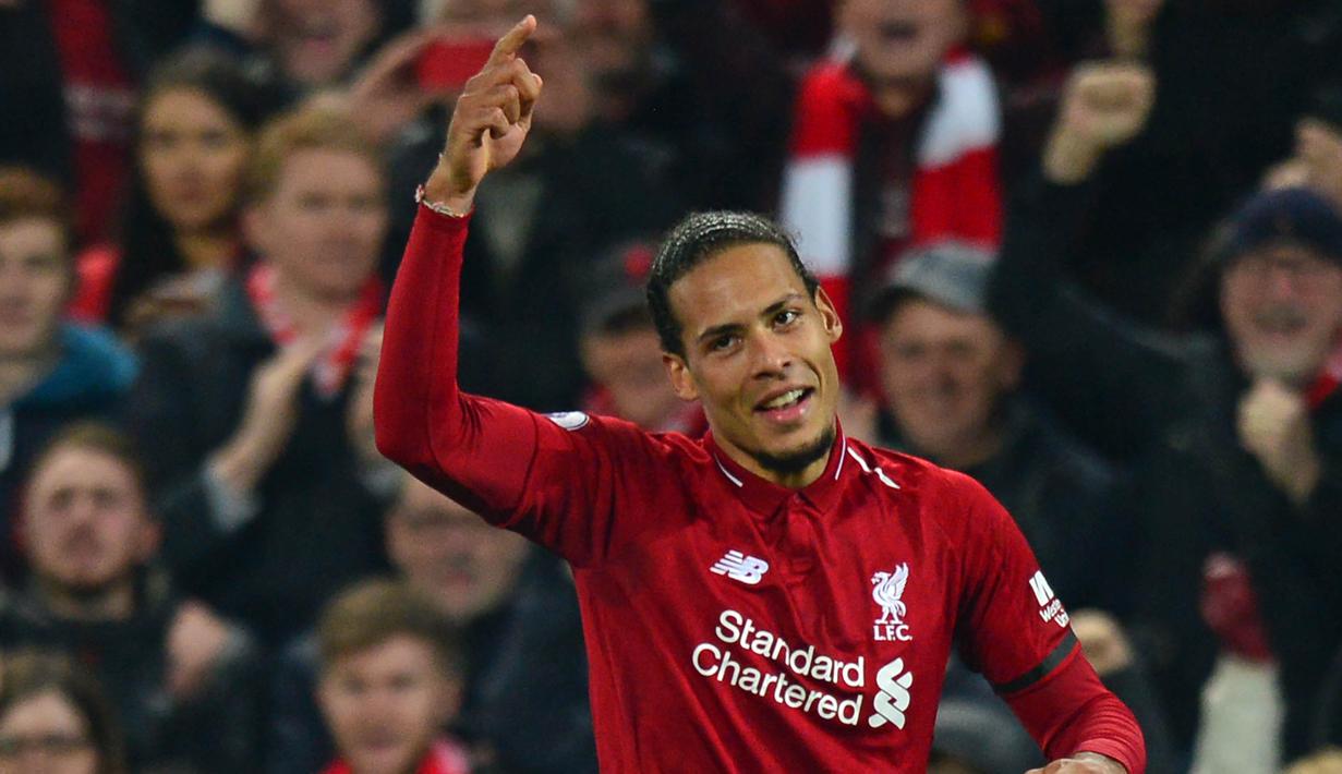10. Virgil van Dijk (Liverpool/Belanda) - Bek. (AFP/Anthony Devlin)