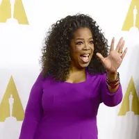 Presenter kenamaan asal Amerika Serikat, Oprah Winfrey, rupanya membela keluarga Kardashian dan Jenner. Dimana banyak orang yang tidak menyukai keluarga tersebut dan banyak yang memberi komentar negatif tentangnya. (Bintang/EPA)