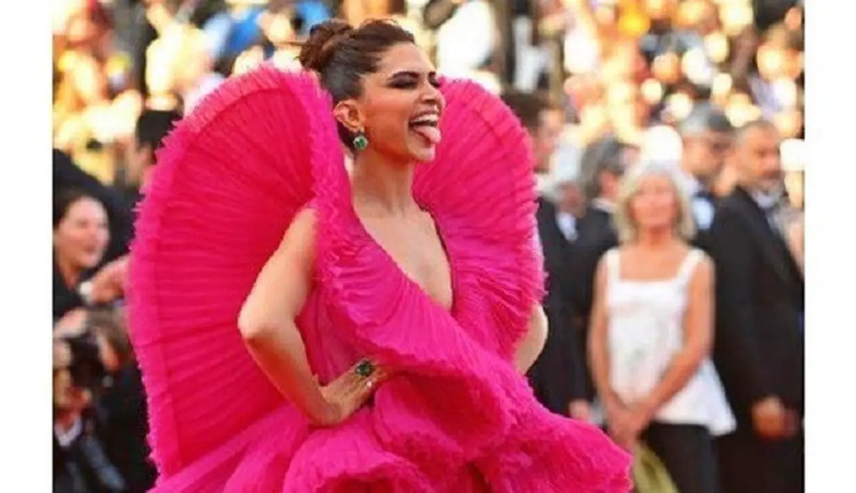 Keuntungan itu didapat setelah dua minggu Padmavati dirilis. Angka itu akan terus bertamabah seiring berjalannya waktu. Kesuksesan film ini pun berimbas kepada Deepika Padukone. (Foto: instagram.com/deepikapadukone)