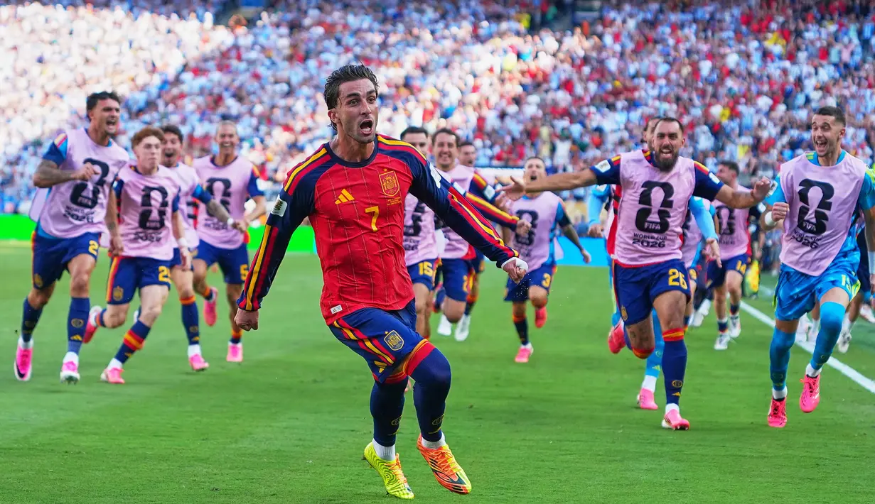 Pemain Spanyol Ferran Torres merayakan gol pertama mereka selama pertandingan final Piala Dunia sepak bola antara Spanyol dan Argentina di East Rutherford, N.J., dekat New York, Minggu, 19 Juli 2026. (AP Photo/Julio Cortez)