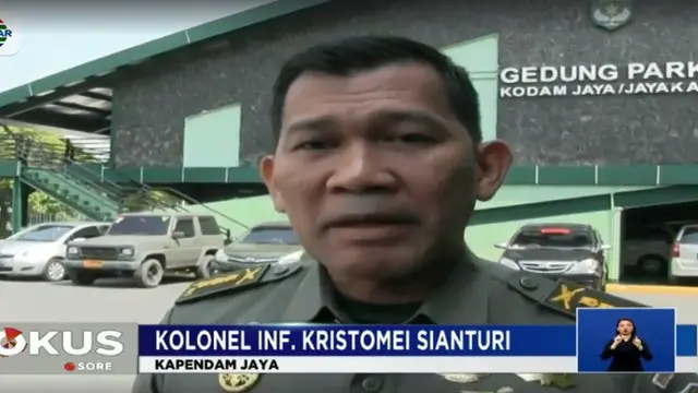 Upaya penertiban penghuni rumah Dinas TNI Kodam Jaya sempat diwarnai aksi bakar ban.