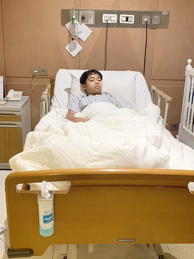 6 Potret Sunatan Betrand Peto, Sempat Takut Hingga Ditemani Ruben Onsu