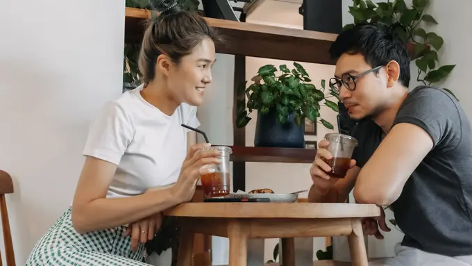 perempuan dan pasangan 3 agustus