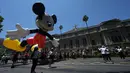 Beragam karakter kartun dan film animasi disulap jadi balon. (RODRIGO ARANGUA/AFP)