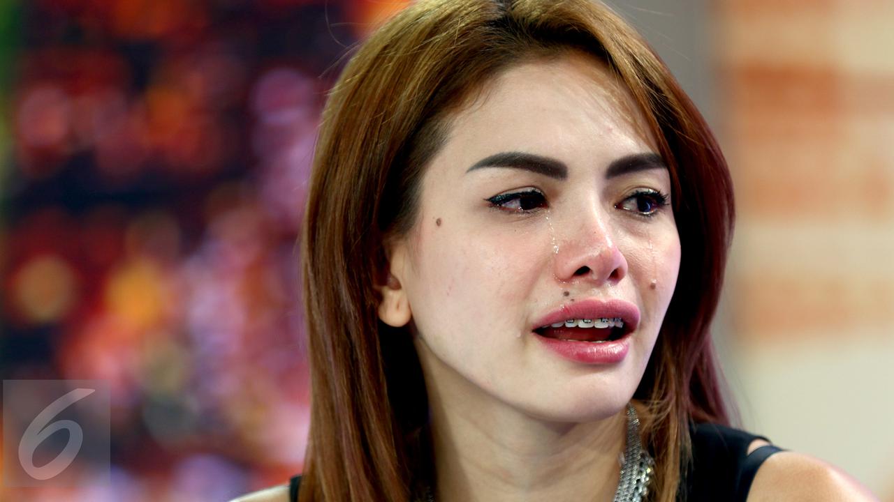 20151217-Berderai Air Mata, Nikita Mirzani Blak-blakan Soal Kasus Prostitusi-Jakarta