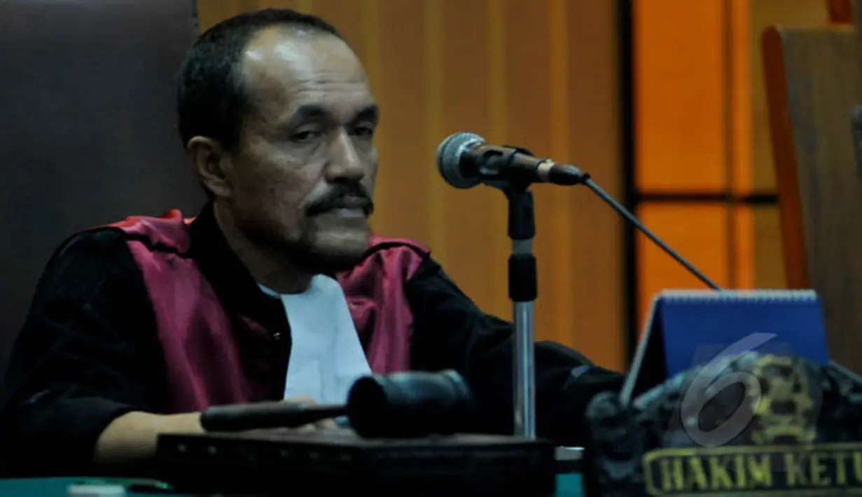 Hakim Sarpin Rizaldi memimpin sidang praperadilan Budi Gunawan kepada KPK di Pengadilan Negeri Jakarta Selatan, Senin (9/2/2015). (Liputan6.com/Johan Tallo)
