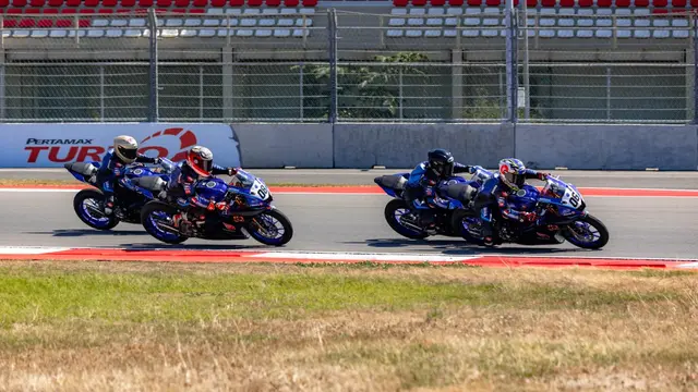 bLU cRU Yamaha Sunday Race