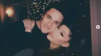 Cincin Kawin Berlian dan Platinum Ariana Grande Didesain Dalton Gomez