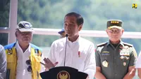 Presiden Joko Widodo (Jokowi) meresmikan Bendungan Ameroro dan penataan Kawasan Strategis Pariwisata Nasional (KSPN) Wakatobi, Sulawesi Tenggara. (Foto: Kementerian PUPR)