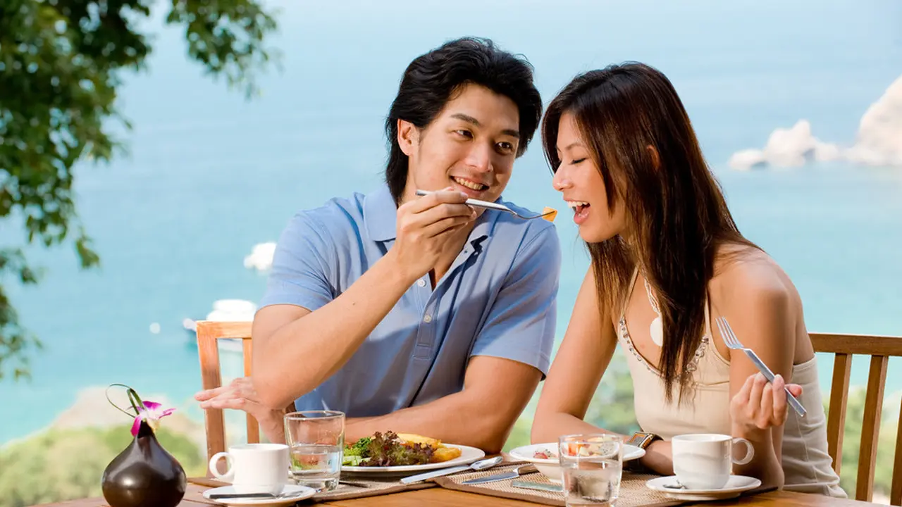 kencan romantis