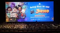 SD UMP di Purwokerto menyewa 47 angkutan kota untuk nonton bareng film jumbo di Bioskop Rajawali.