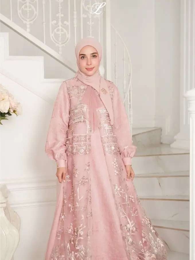 5 Model Gamis Terbaru 2024 Simpel dan Elegan, Pernah Dipakai para Artis Indonesia