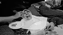 Pemeran Mak Nyak dalam sinetron Si Doel Anak Sekolahan, kini telah berusia 79 tahun. Ia menghabiskan sisa hidupnya hanya di tempat tidur. Ketegaran begitu telihat saat Bintang.com menyambangi kediaman anaknya di pinggir Jakarta. (Adrian Putra/Bintang.com)