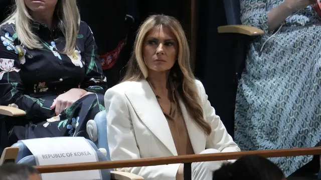 Gaya Formal Melania Trump di Sidang Umum PBB, Ekspresi Datarnya Saat Donald Trump Pidato Jadi Meme
