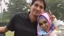 Kisah romantis pasangan suami istri Tiara Dewi dan Lucky Hakim nampaknya sebentar lagi akan sirna. Sepeti yang diberitakan sebelumnya, Lucky Hakim dikabarkan telah mengajukan gugatan cerainya. (Instagram/tiaradewireal)