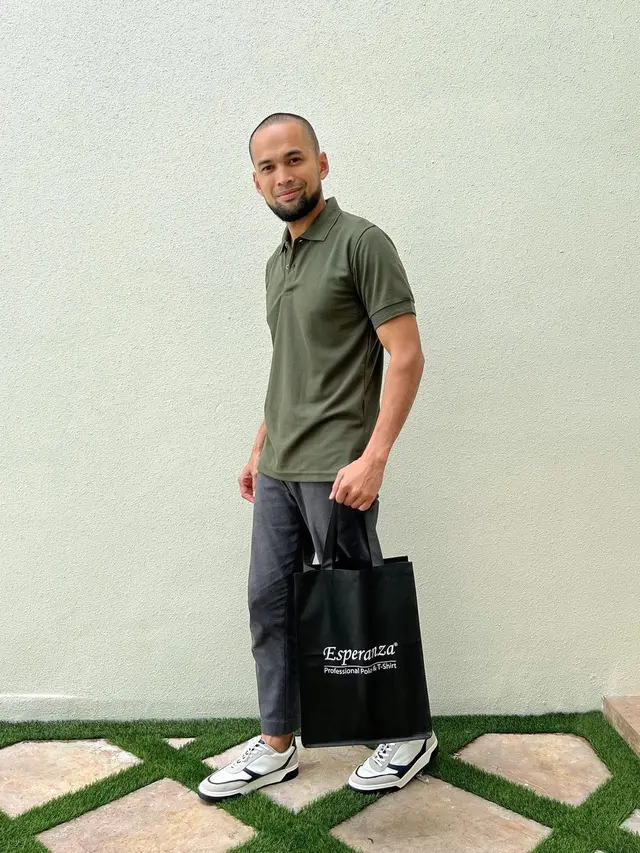 Teuku Wisnu Tampil Botak