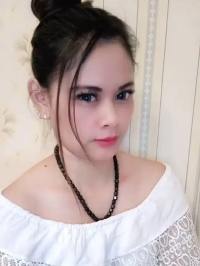 6 Potret Lenny Artis TikTok yang Disebut Mirip Iis Dahlia Ini Jadi Sorotan