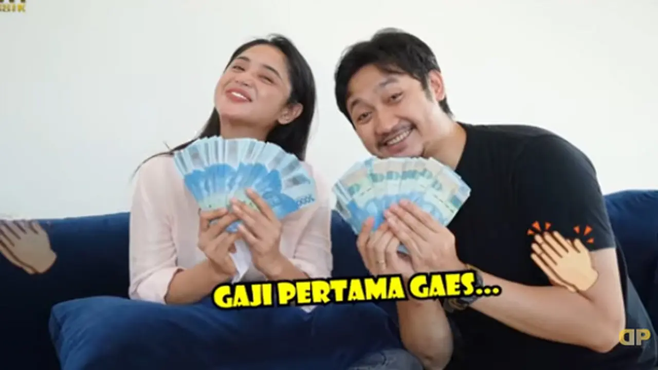 7 Momen Haru Bahagia Dewi Perssik Dapat Nafkah Pertama Kali dari Angga Wijaya