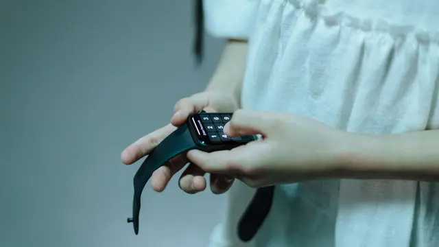 Smartwatch dan Kebiasaan Self-Care Gen Z, Apa Saja yang Bisa Dipantau?