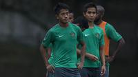 Penyerang Timnas Indonesia, Bayu Gatra, berlatih jelang Piala AFF 2016 di Lapangan Sekolah Pelita Harapan, Banten, Selasa (15/11/2016). (Bola.com/Vitalis Yogi Trisna)