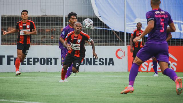 Persipura Vs Persik Kediri