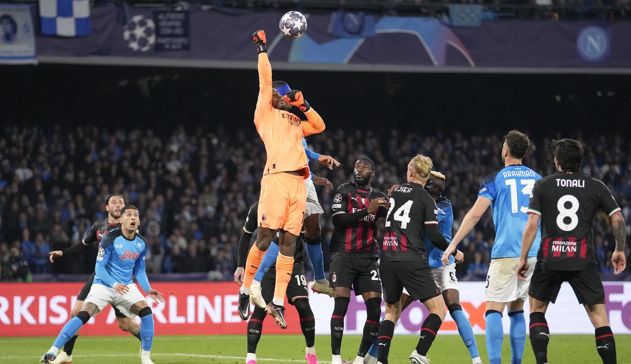 Rossoneri sebelumnya mengalahkan Il Partenopei 1-0 pada pertemuan di Stadion San Siro pekan lalu. (AP Photo/Andrew Medichini)