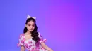 Penampilan Putri ini pun banjir pujian netizen. Dirinya tampil dengan makeup flawless serta tatanan rambut simpel nan menawan. (Liputan6.com/IG/@da4_putri03)