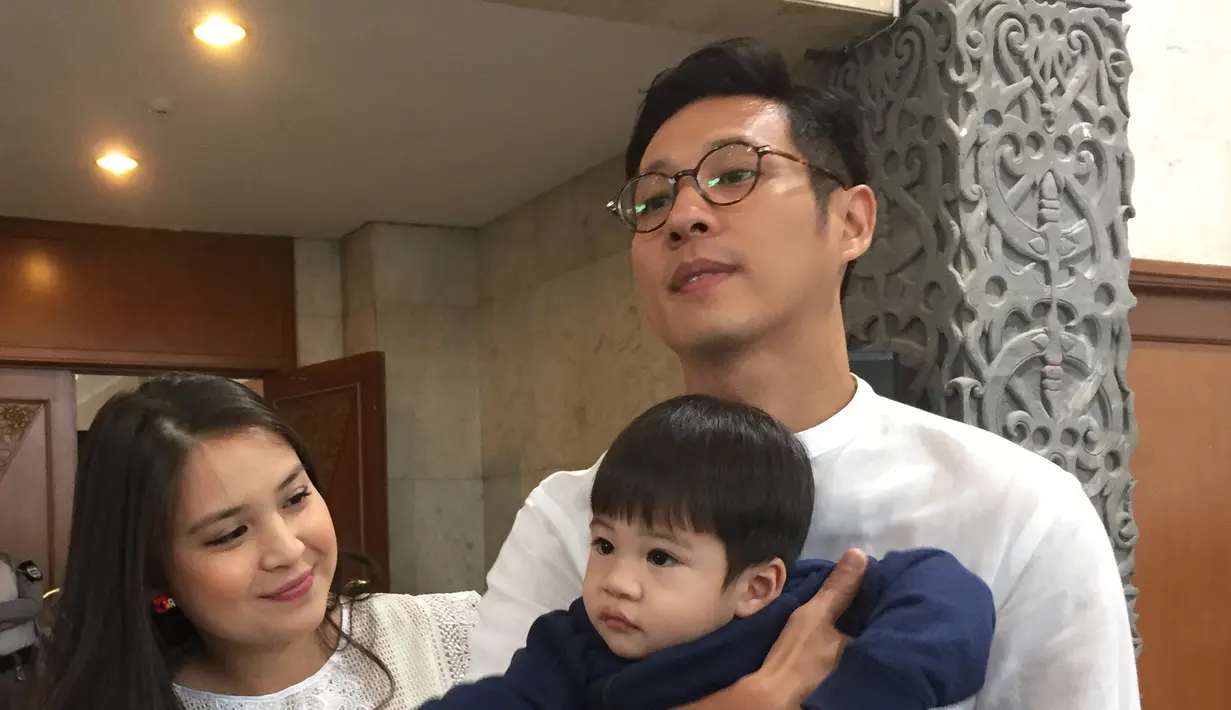 Putri Titian dan Junior Liem