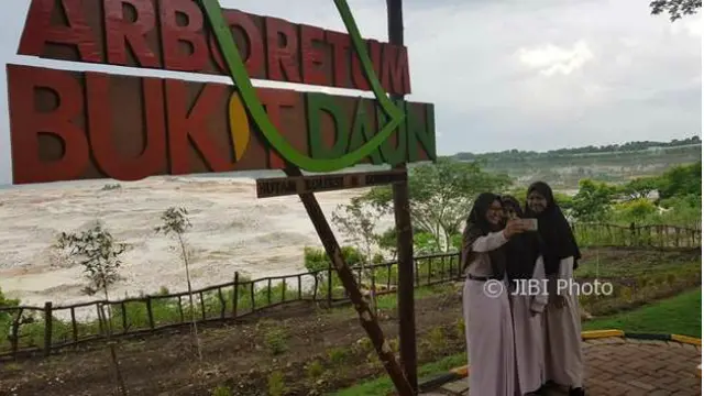 Lahan Eks Tambang Batu Kapur "Disulap" Jadi Taman Bukit Daun