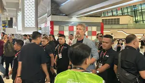 Artis Arie Untung Ikut Senang Datangnya Legenda MU dan Arsenal: Momen Tepat