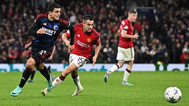 Foto: Resmi Dipulangkan ke Tottenham Hotspur, Ini Potret Aksi Sergio Reguilon saat Dipinjam MU