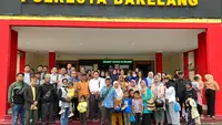 Mereka yang keluarganya ditahan Polresta Barelang karena mempertahankan hak mereka atas pemukiman di Pulau Rempang. Foto: liputan6.com/ajang nurdin&nbsp;