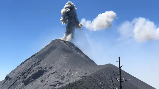 Gunung Fuego di Guatemala