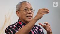 Mantan Direktur Penyakit Menular WHO South-East Asia Regional Office (SEARO), Profesor Tjandra Yoga Aditama saat wawancara khusus dengan Liputan6.com di Jakarta, Rabu (8/1/2025). (Liputan6.com/Angga Yuniar)