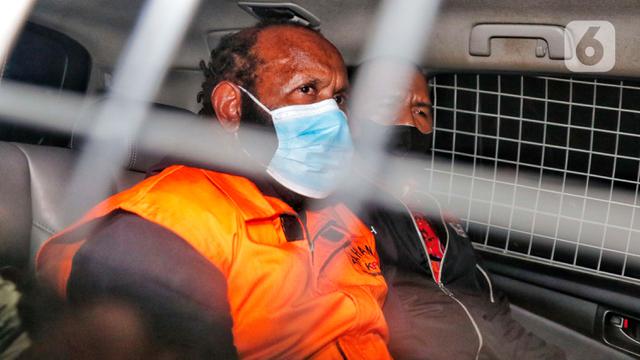 Bupati nonaktif Mamberamo Tengah Ricky Ham Pagawak Resmi Huni Rutan KPK