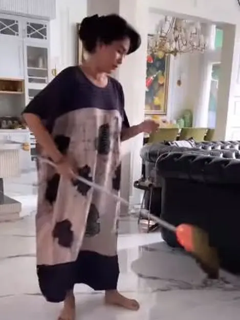Ussy Sulistiawaty Rela Jalani Pekerjaan ART yang Bikin Lelah ...