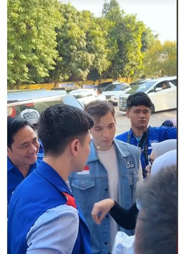 7 Potret Stefan William yang Kini Resmi Gabung Partai Politik, Jadi Sorotan