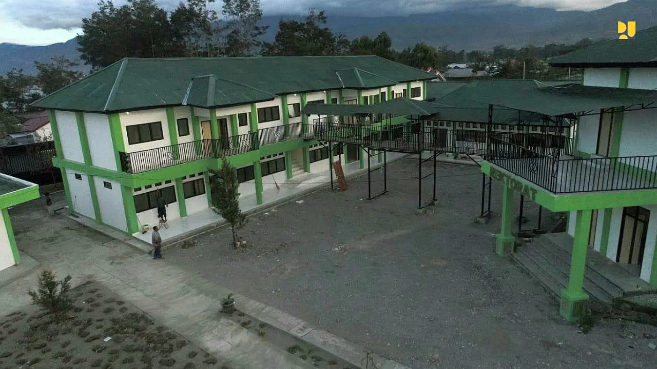 Kementerian PUPR menyelesaikan rehabilitasi STISIP Amal Ilmiah Yapis di Wamena, Papua yang rusak akibat aksi massa. (Dok Kementerian PUPR)